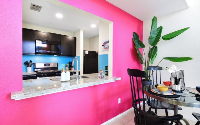 Graffiti and Glam Wonderland