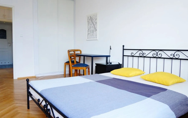 Foksal Apartment