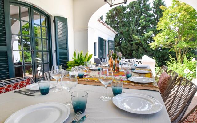 20000 - A Real Oasis In Colonial Style