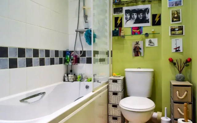 Musical 2 Bedroom Flat by Abbey Road Studios