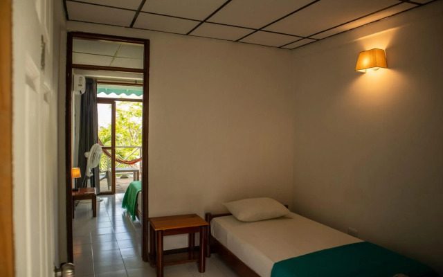 South West Bay Cabañas