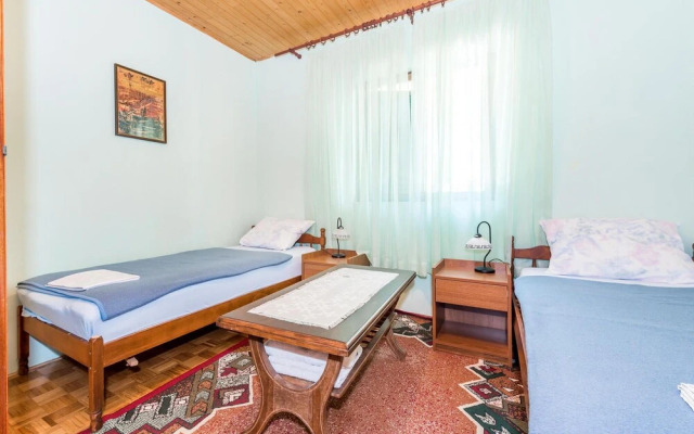 Awesome Home in Jadrija With Wifi and 2 Bedrooms