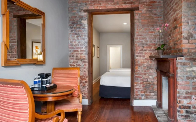 New Orleans Courtyard Hotel and Suites by the French Quarter