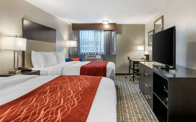 Comfort Inn & Suites Tigard near Washington Square