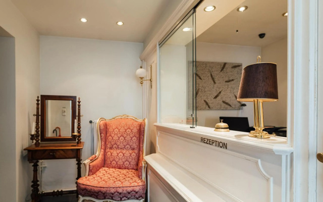 Das Kleine Hotel
