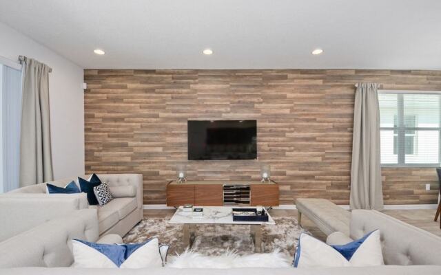 ACO PREMIUM – 6 bd with pool (1736)