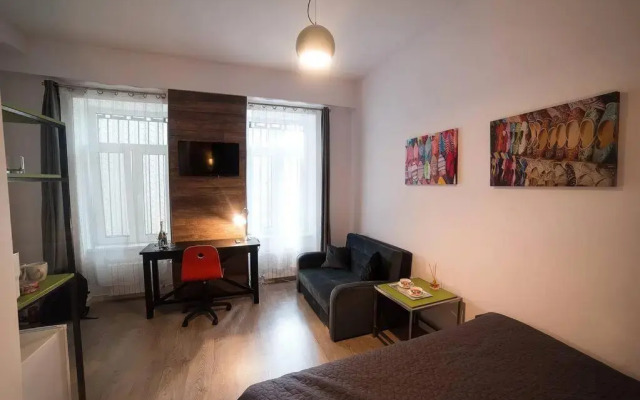 Ultra Central Bohemian Apartment 2