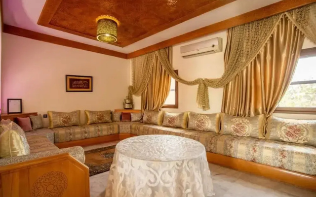 Villa Familiale De 5 Chambres Avec Piscine
