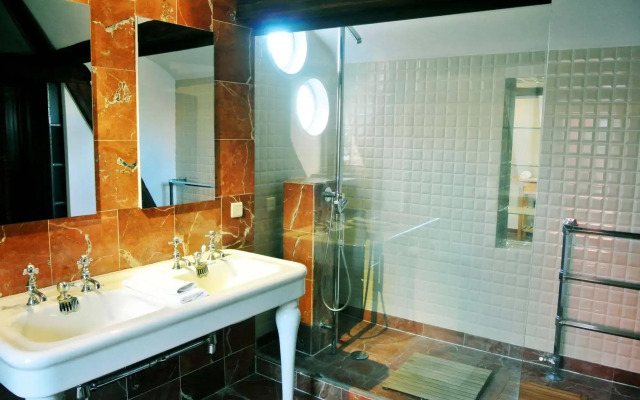 The Captaincy Guesthouse Brussels