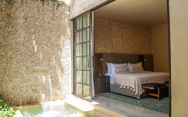 Adoro Hotel Boutique