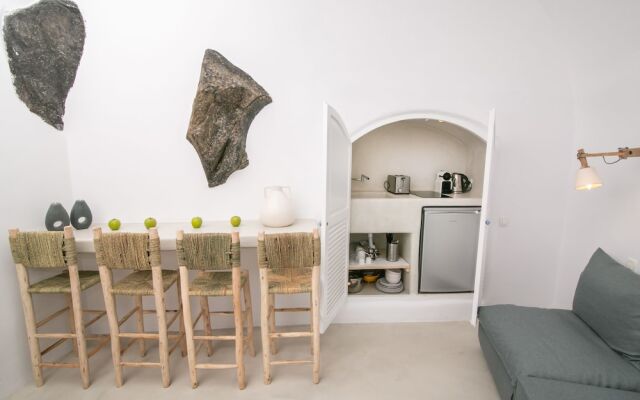 Opsis Cave House