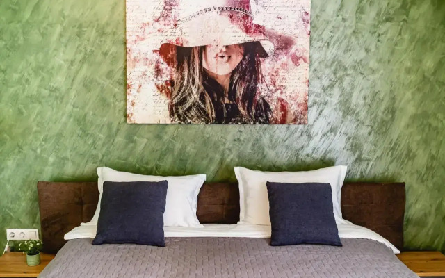 Alice apartment