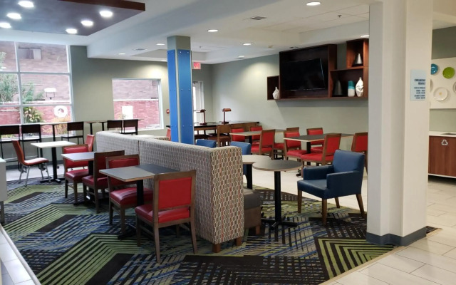 Holiday Inn Express Hotel & Suites Weslaco by IHG