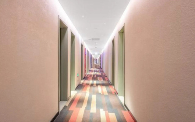 Ibis Hotel (Xiamen Dongdu Ferry Terminal Dongdu Road)