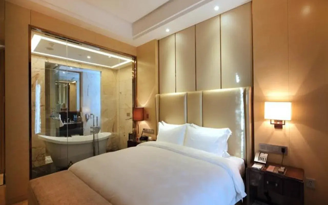 Days Hotel by Wyndham Wenyi Anhui