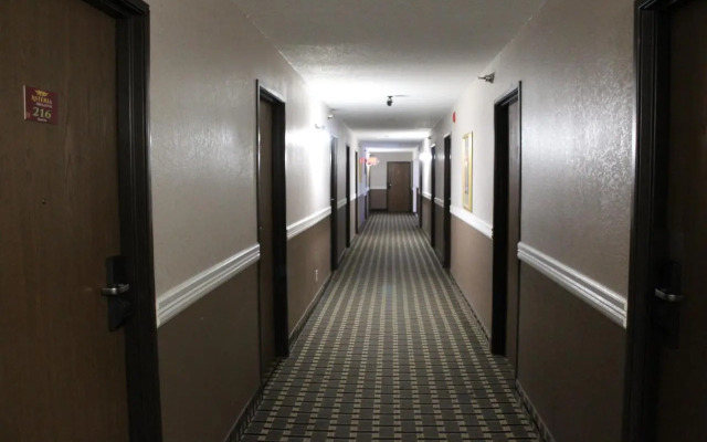 Select Inn Maple Grove