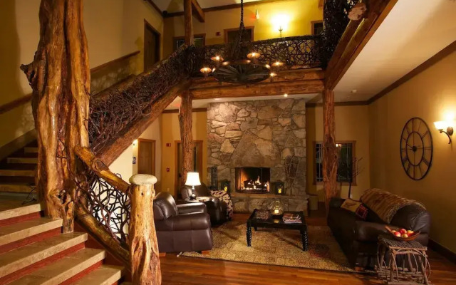 The Esmeralda Inn at Lake Lure