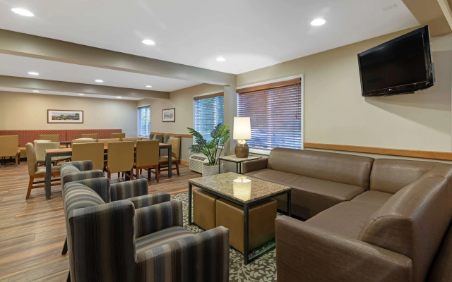 Best Western Plus Windjammer Inn & Conference Center