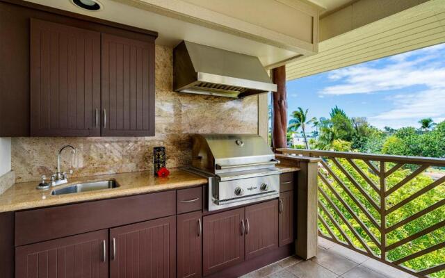 Waikoloa Beach S E33 2 Bedroom Condo by RedAwning