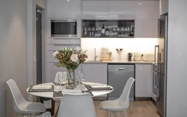 16 On Bree Unit 1713