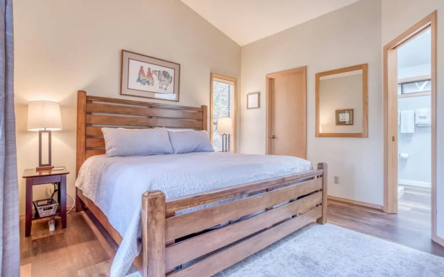 Charming Vacation Retreat with Gas Fireplace and BBQ Grill - Cozy Haven