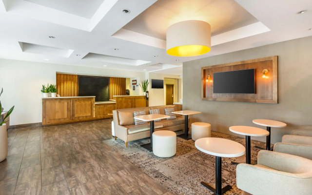 Best Western Plus CottonTree Inn