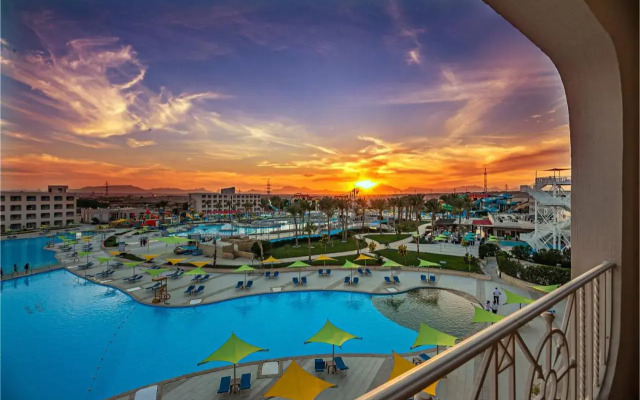 Titanic Resort and Aqua Park