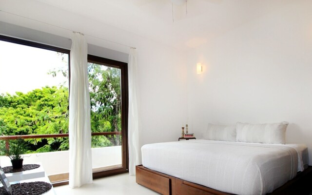 Private Rooftop Penthouse by Olahola