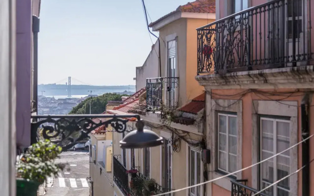 Spacious, Bright and Sunny Apartment, By TimeCooler