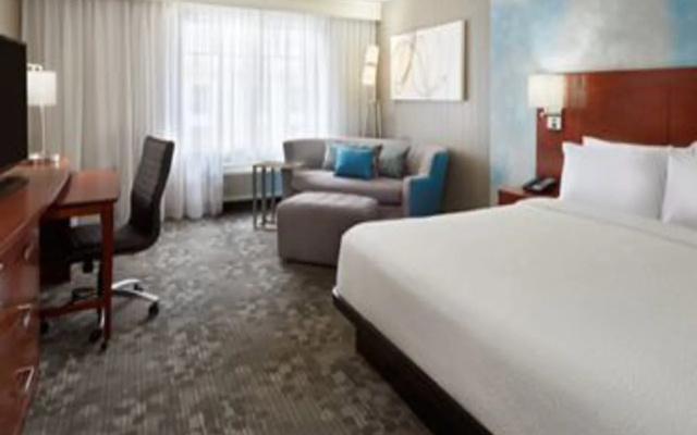 Courtyard by Marriott Downtown Ottawa