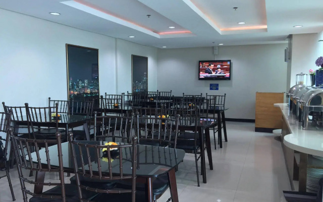 Icon Hotel Macapagal