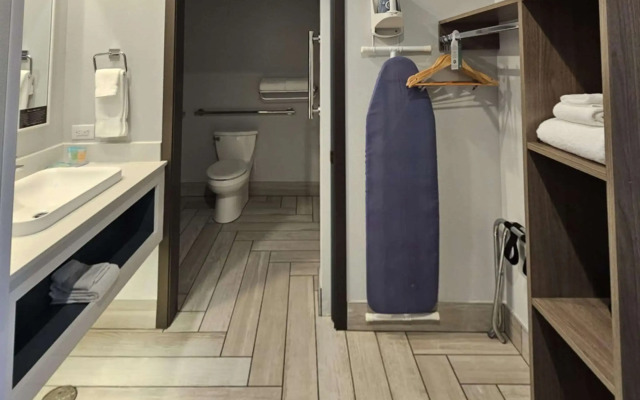Edgewater Inn and Suites, Ascend Hotel Collection