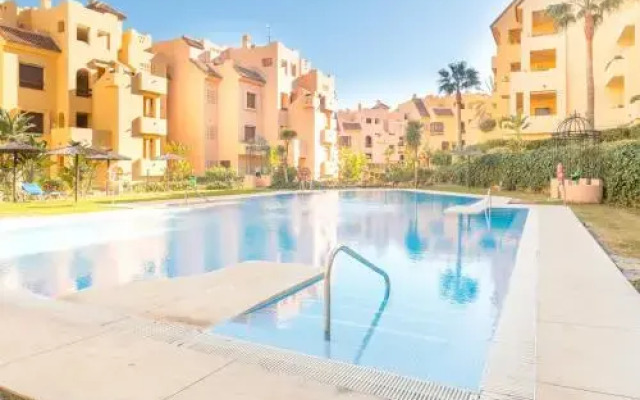 Duquesa Village Apartemento 2115