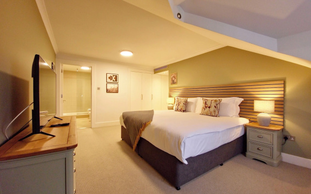 Monarch House Serviced Apartments