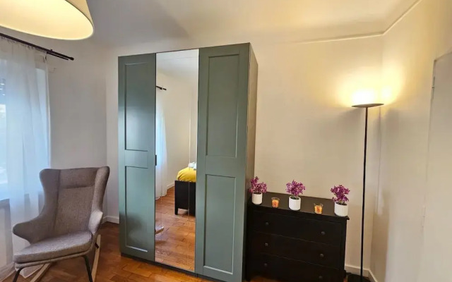 Ideal city stay 1BR near train station