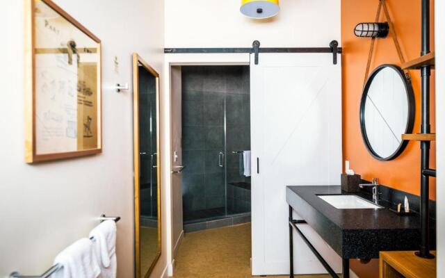 Rush Creek Lodge and Spa at Yosemite