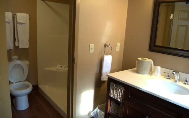 Put in Bay Victory Station Hotel