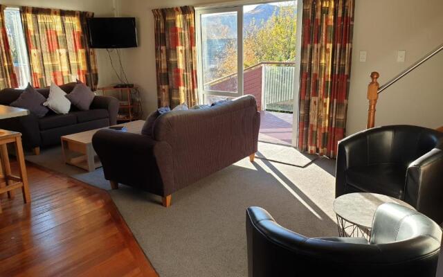 Aorangi House