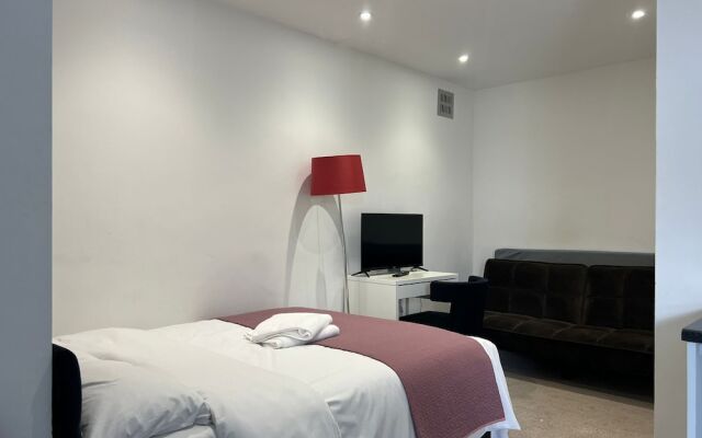 Redbridge Studio Retreat