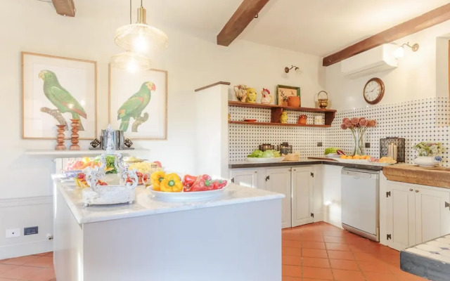 Amore Farmhouse Retreat