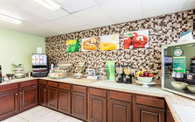 Quality Inn near SeaWorld - Lackland