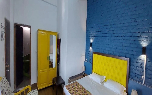 Veenu's Cottage