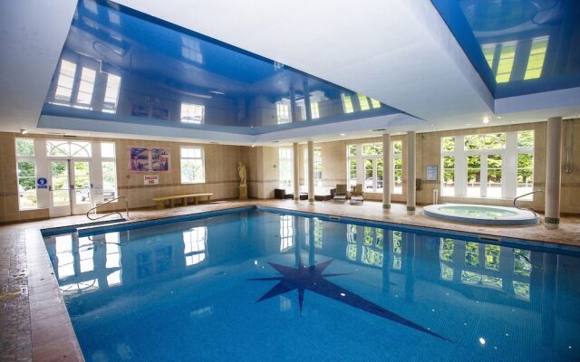 Shaw Hill Hotel Golf And Country Club