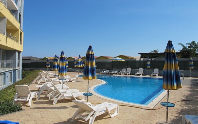 Aparthotel Crystal Beach I