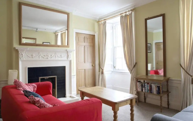2 Bedroom Apartment Accommodates In The City Centre