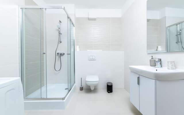 WestSide Apartments by Urbanrent