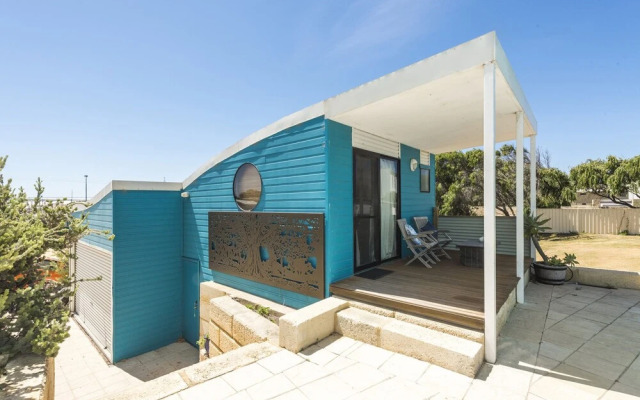 Wave House - Beach Front Lancelin