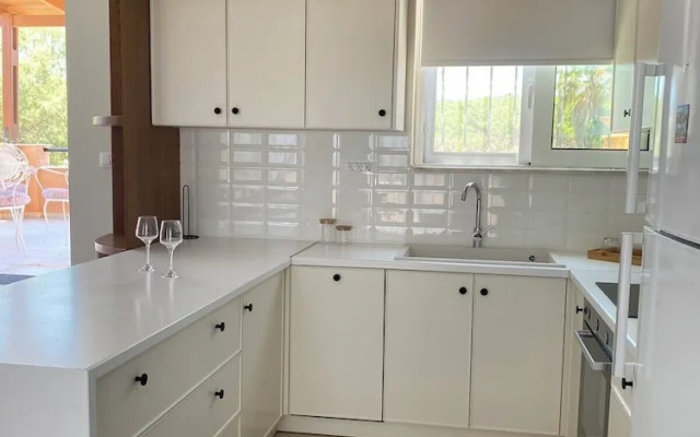 Villa Fleria Seaside Studios & Apts