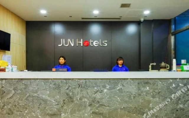 Junyi Chain Hotel (Zhangjiakou Xuanhua Department Store)