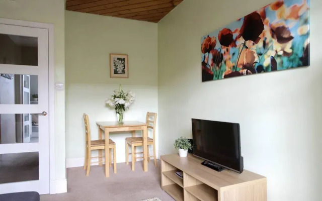 1 Bedroom Apartment In Edinburgh